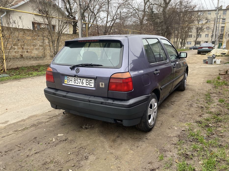 Продам гольф 3 1.8