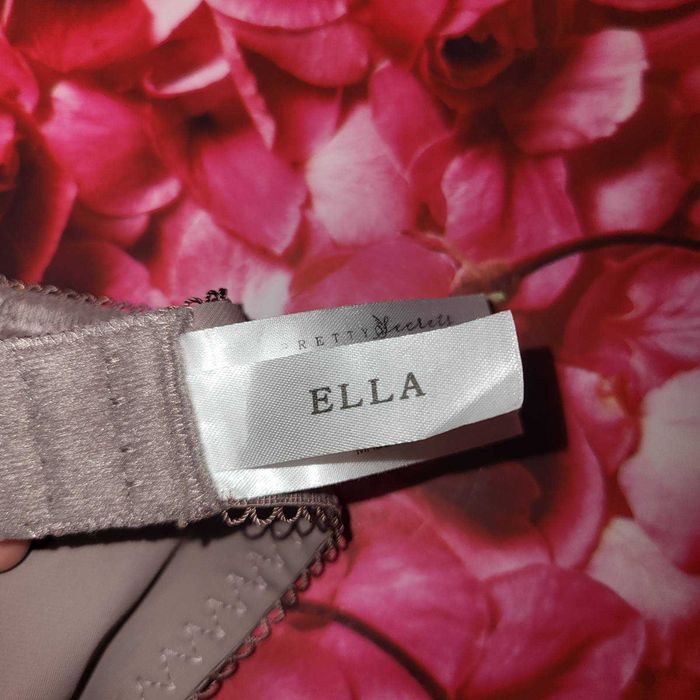 Продаю відвертий бюстгальтер кольору бежевого відтінку