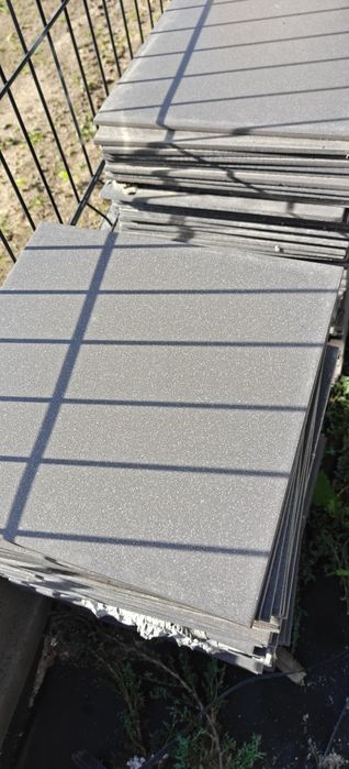 Płytki gresowe 110 sztuk Mocne 30x30 nowe