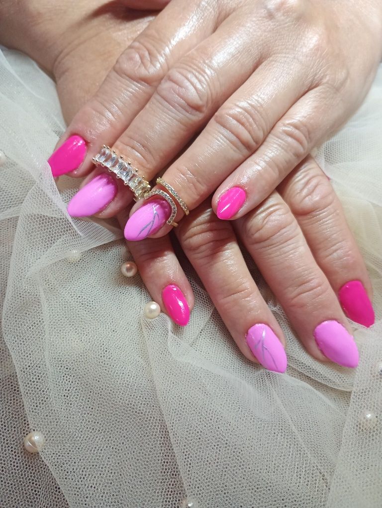 Manicure hybrydowy i żelowy