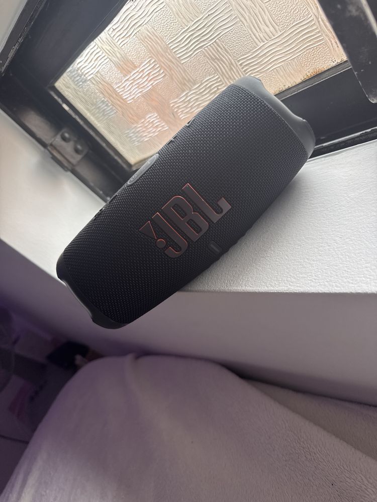 Jbl charge 5bom estado