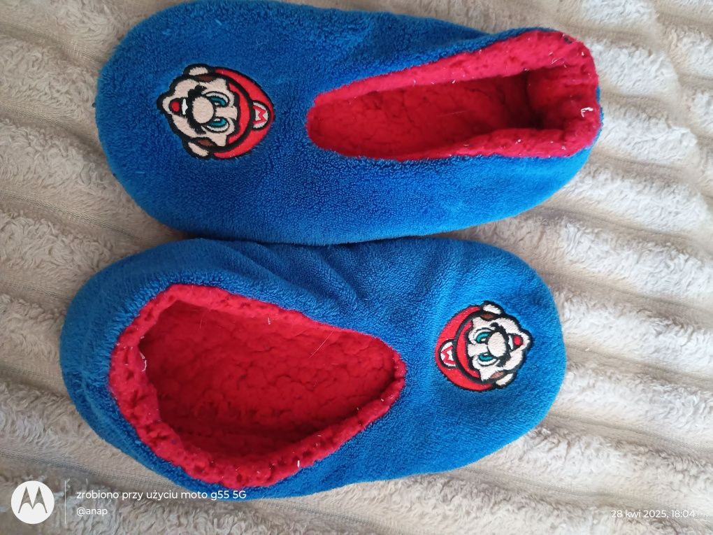 Kapcie 35 Super Mario