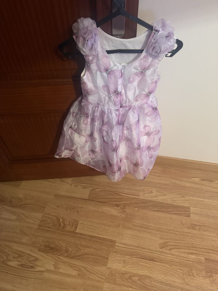 Vendo vestidos menina