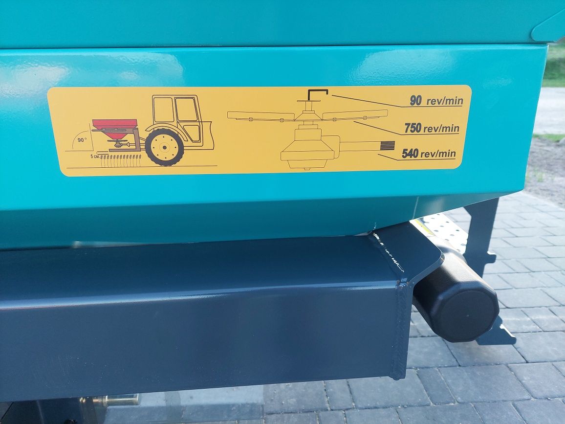 Rozsiewacz RNZ  D-POL 600l-2200l HIT CENOWY 2025R