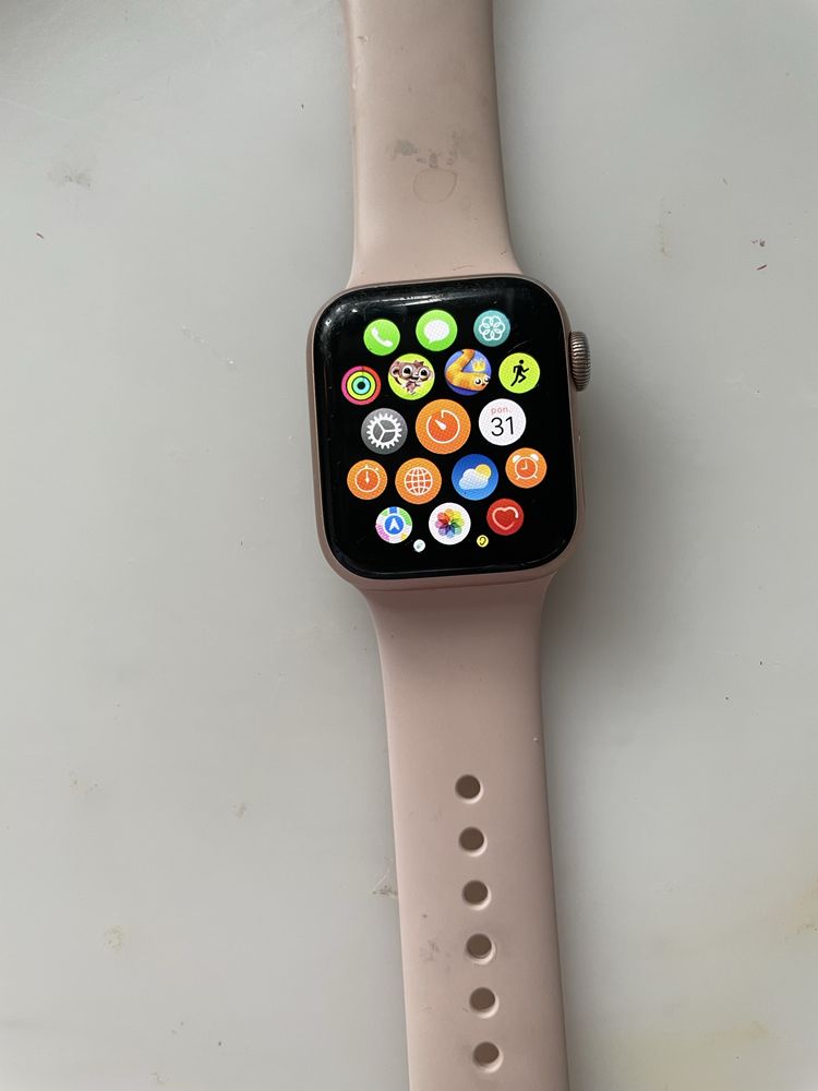 Apple watch se 40mm + 9 paskow