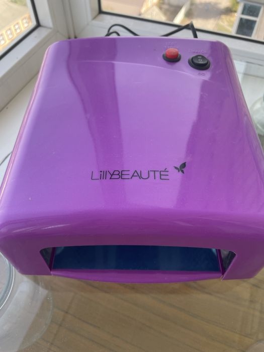 Лампа для манікюру