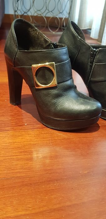 Botas compensadas em pele n 36
