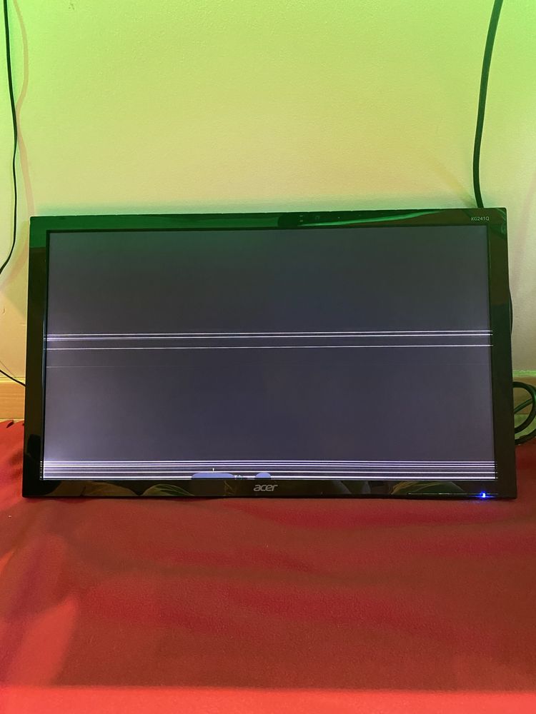 Monitor Acer z uszkodzona matryca