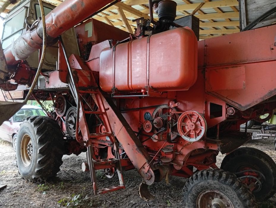 Продається комбайн по запчастинах