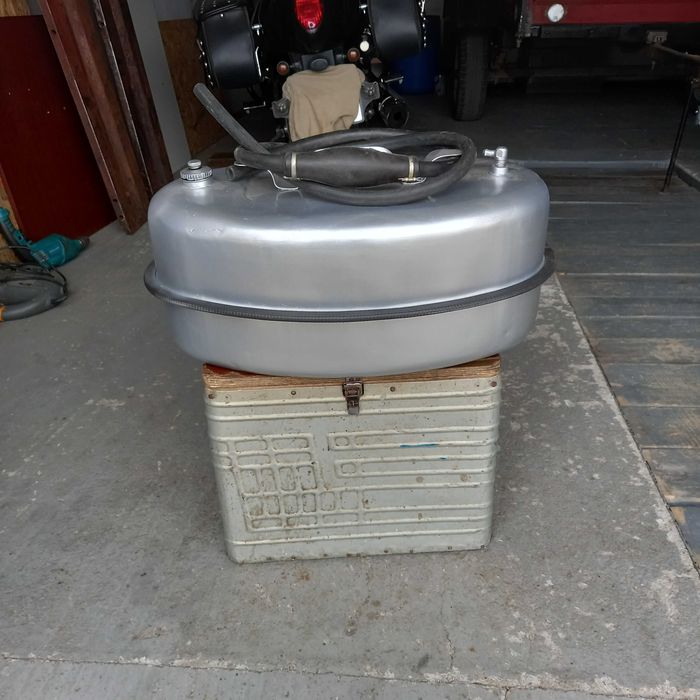Продам бак для лодочного мотора.