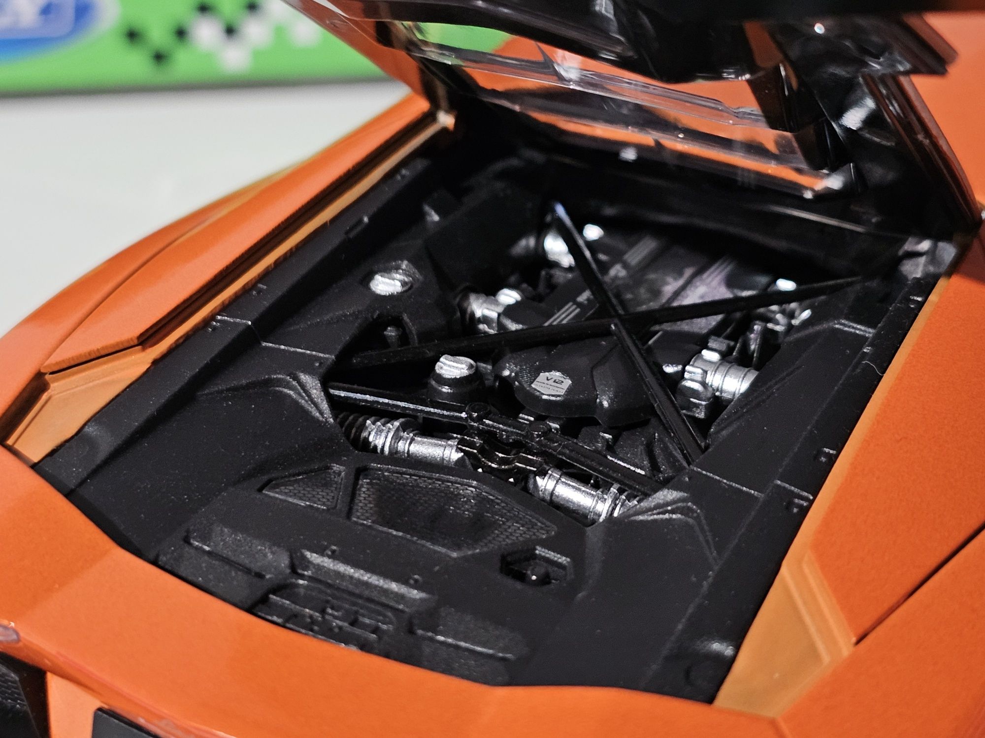 1:18 Lamborghini Aventador LP700-4 Welly NEX