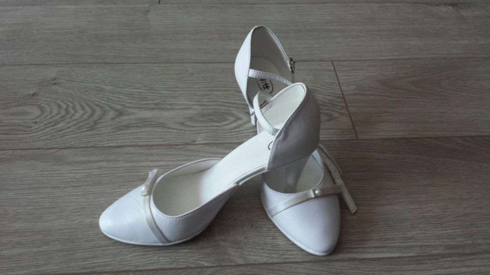 Buty ślubne 36 białe