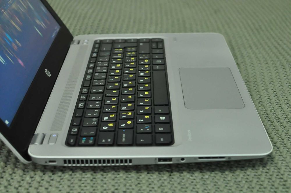 Мощный Ноутбук HP 430 (Core i3/ 8Gb/SSD /video 2Gb)
