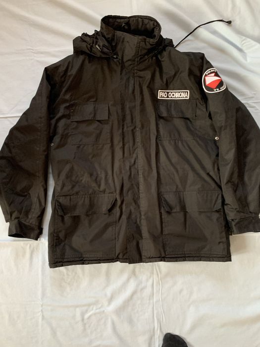 Kurtka czarna zimowa do pracy w ochronie