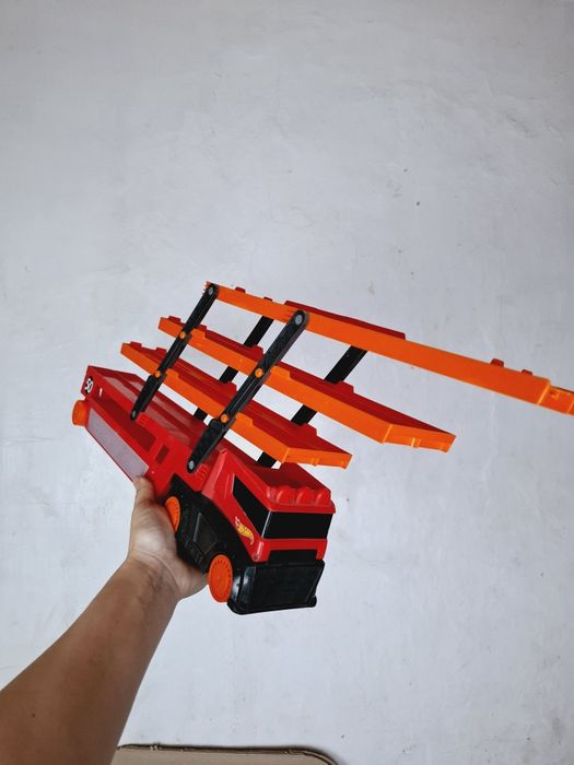 Машинка фура трейлер транспортировщик Хотвилс Hot Wheels Action