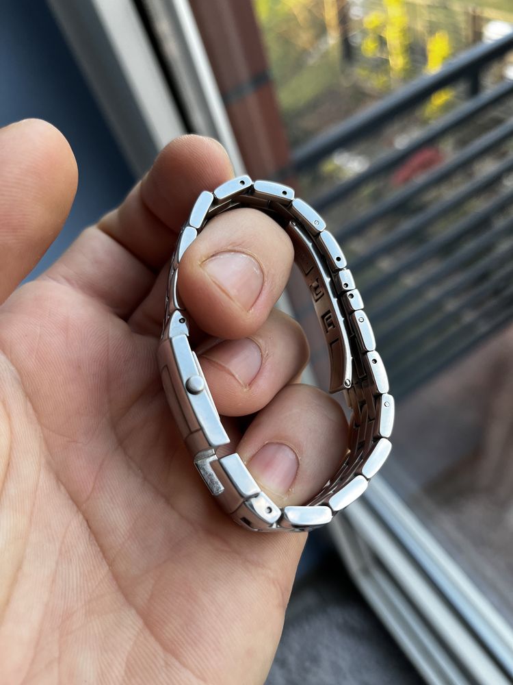 Zegarek damski Guess swiss made