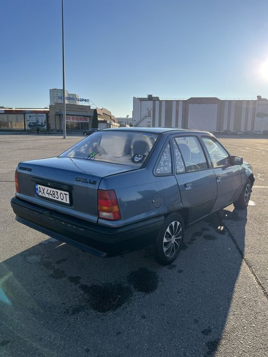 Opel Kadett 1.6i
