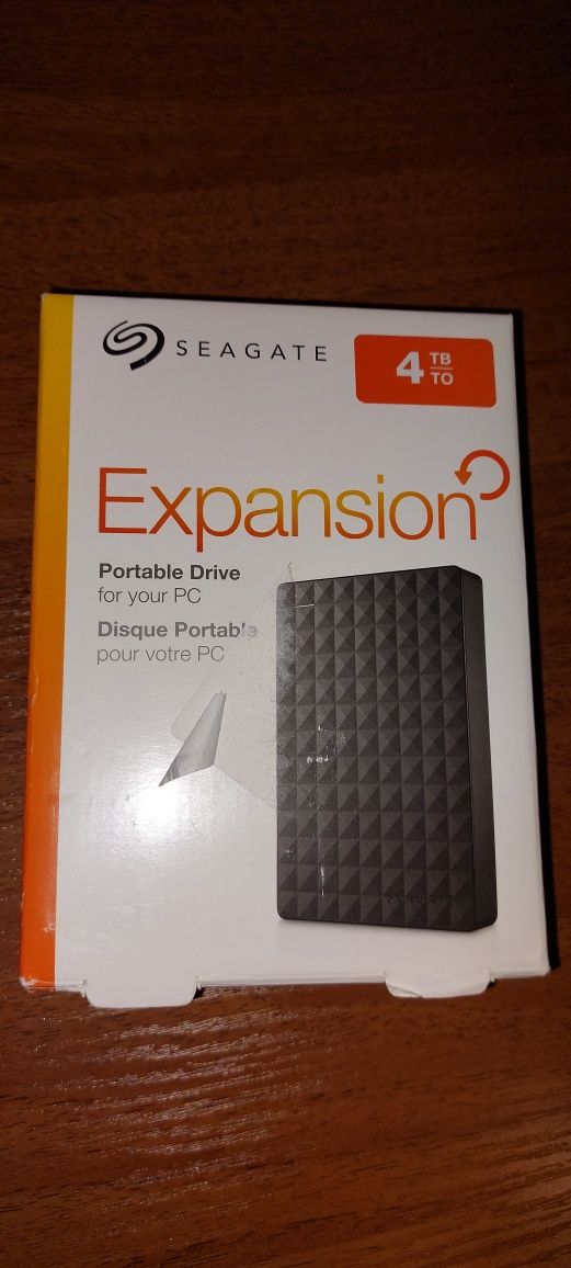 Жосткий диск Seagate expansion 4 tb