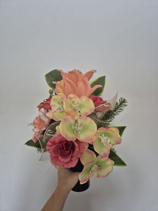 Kompozycja nagrobna do wazonu sztuczne kwiaty