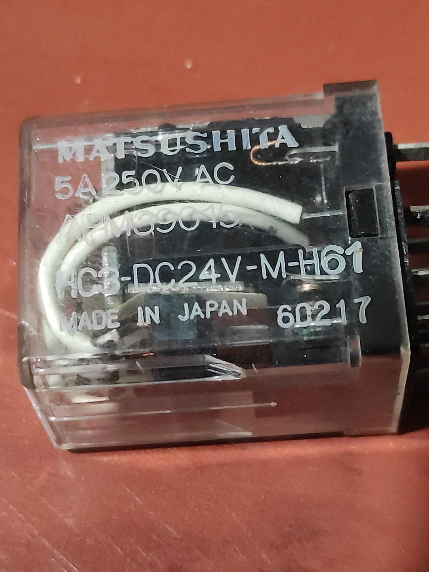 Реле MATSUSHITA 5A 250V AC APM39015 HC3 DC24V-M-H61