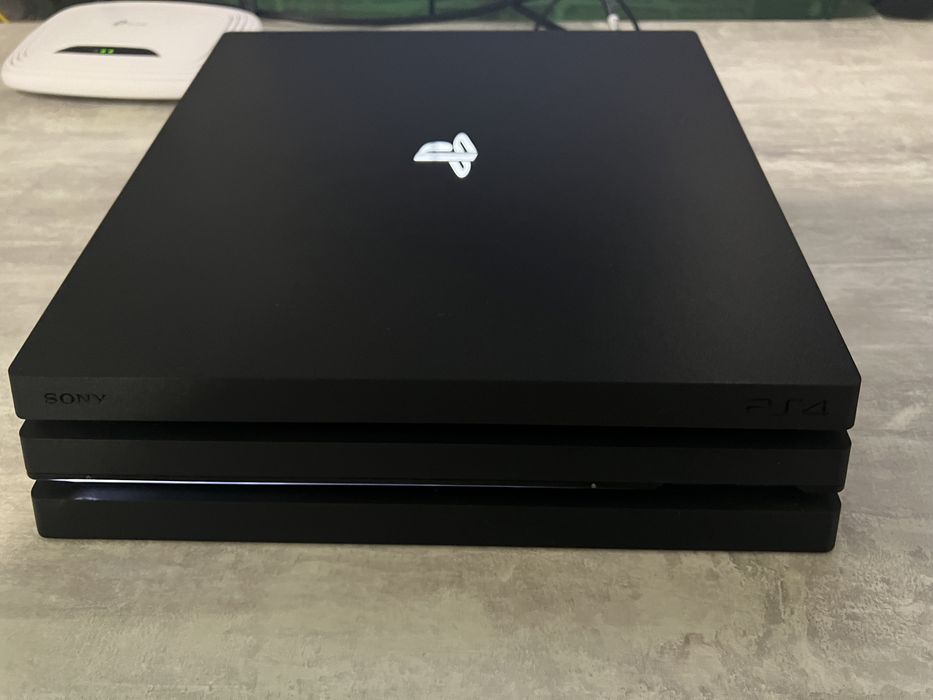 Ps 4 pro hen 11.00