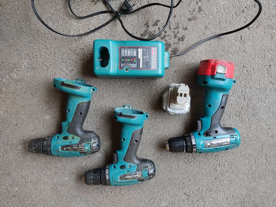 Шуруповерт 12 В .