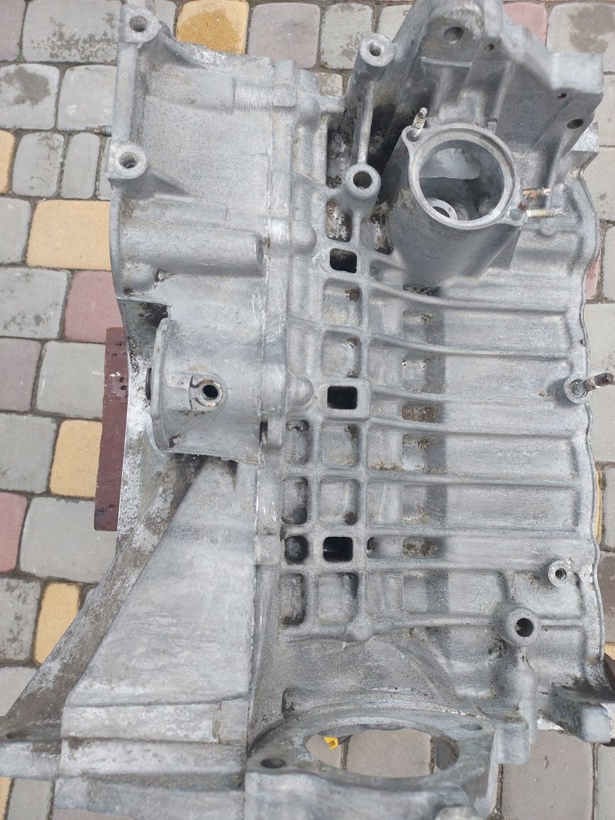 Блок циліндрів двигуна Тойота Авенсіс т25 1.8 1 ZZ