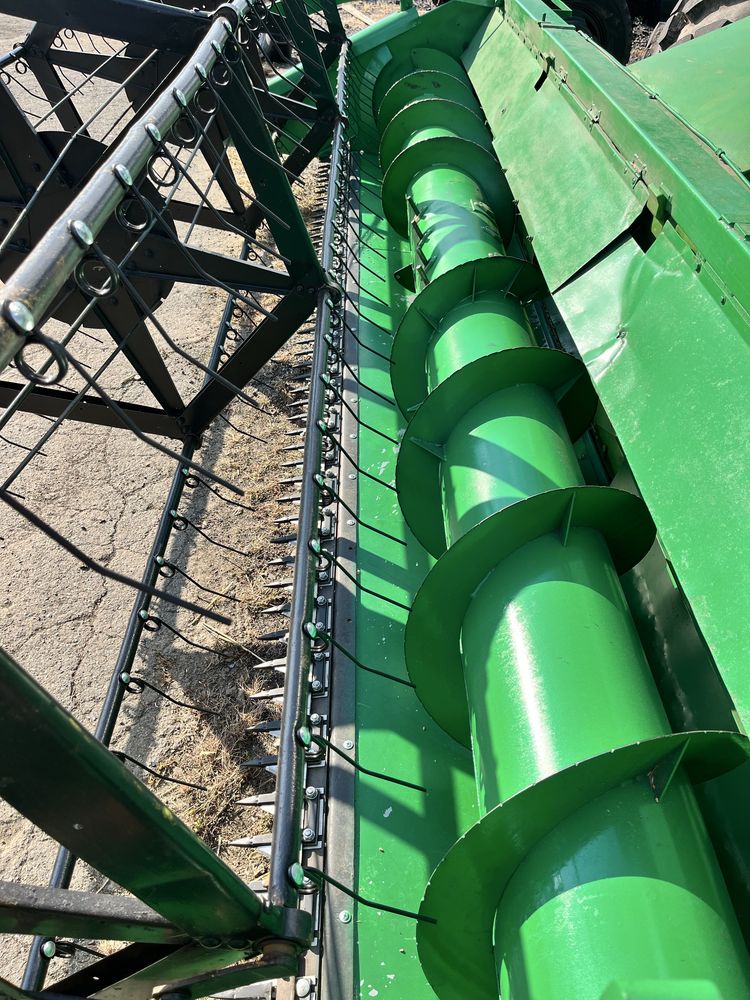 Продам комбайн 965