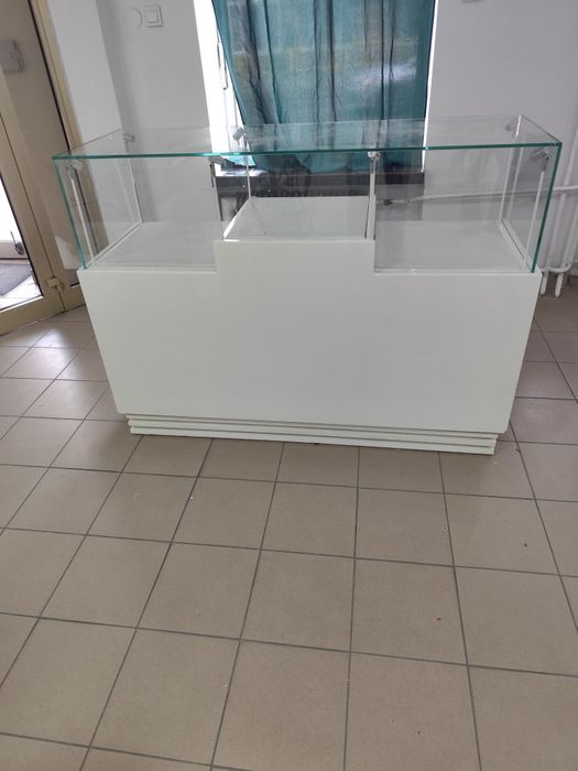 Witryna sklepowa podświetlana