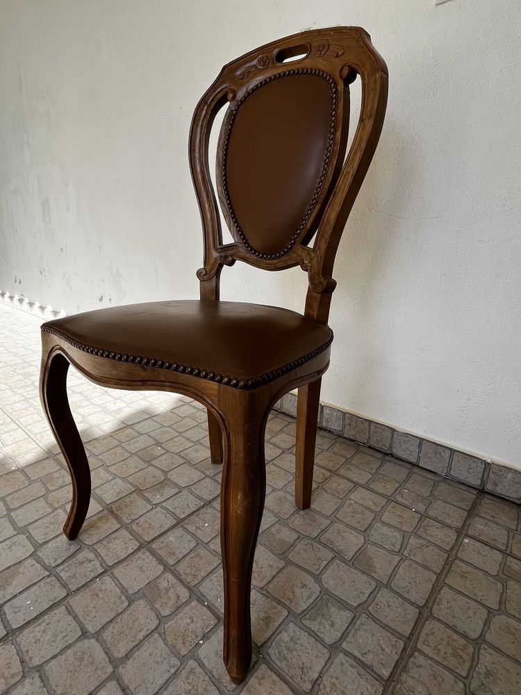 Cadeiras em Carvalho