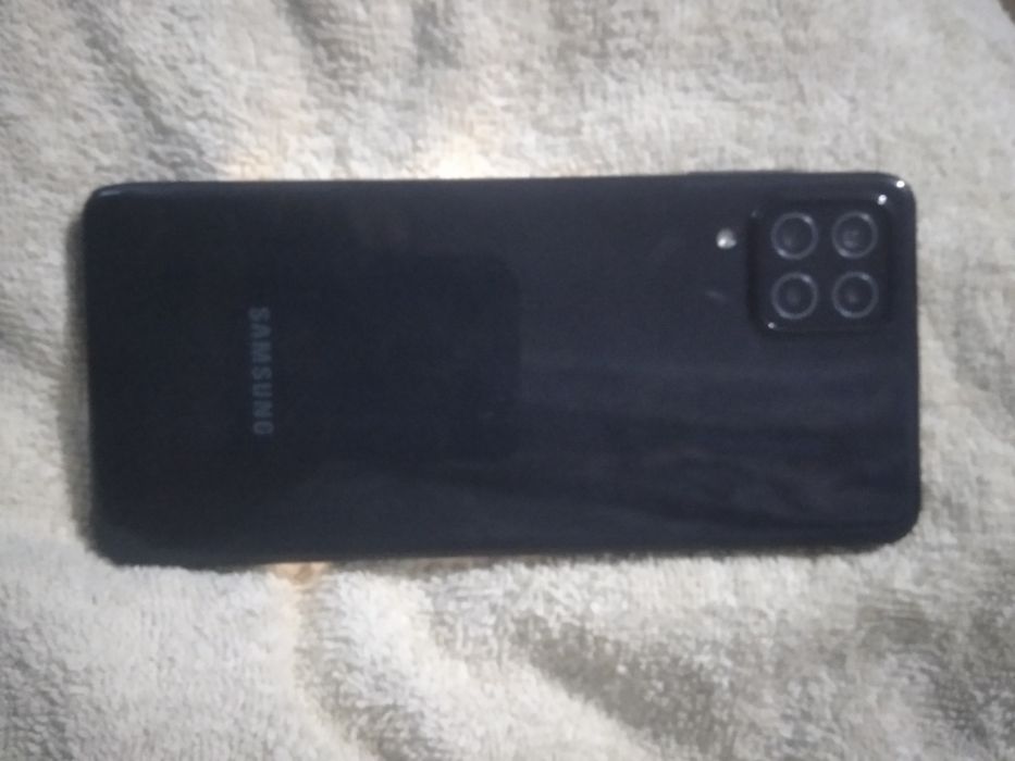 Мобільний телефон Samsung m22