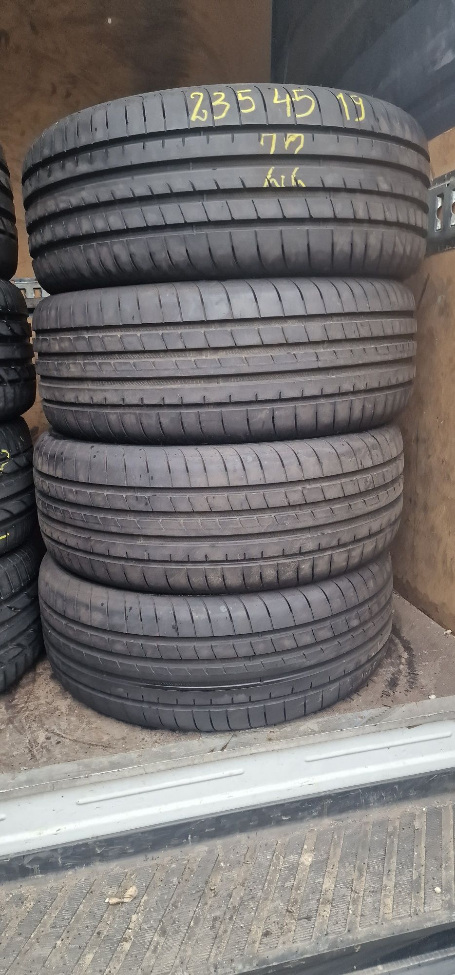 Opony Letnie Nowe-Demo R19 235/45-Goodyar-Montaż-22rok