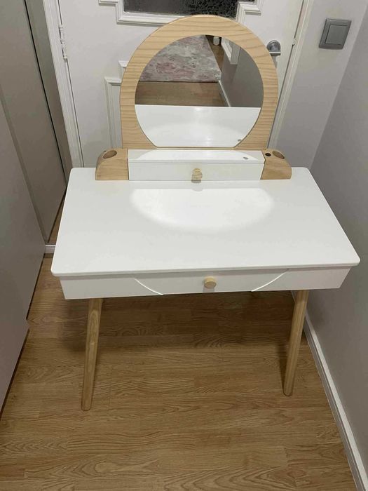 Toucador + Estande de livros