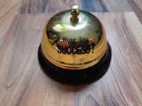 Biurkowy dzwonek "Ring for success"