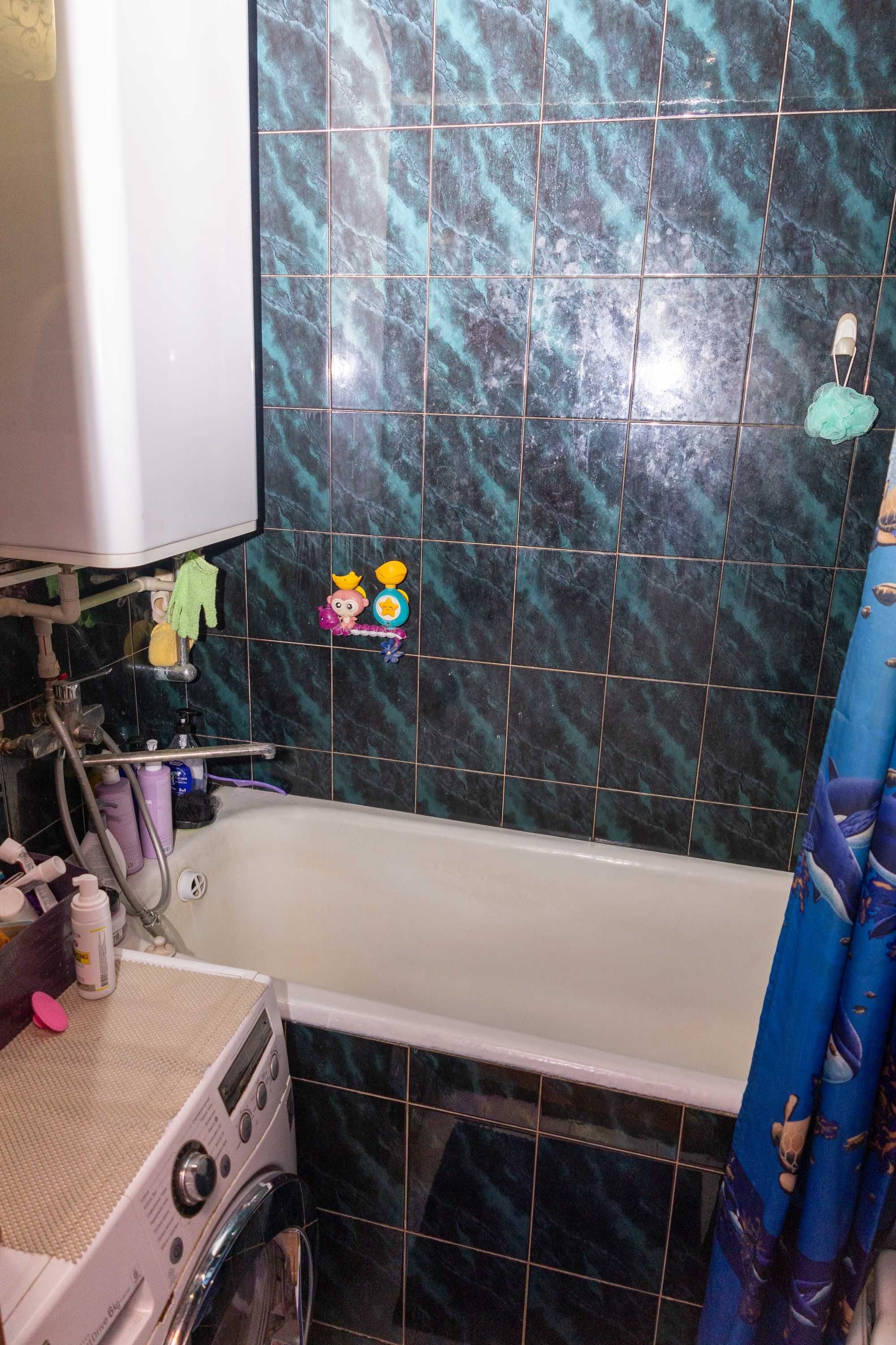 Продам 3 кімн. квартиру р-н кафе "Мерлін". Ремонт. 52000