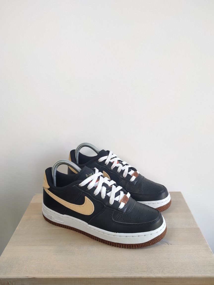 Sneakersy damskie czarne Nike Air Force 1 Low LV8 rozmiar 37.5