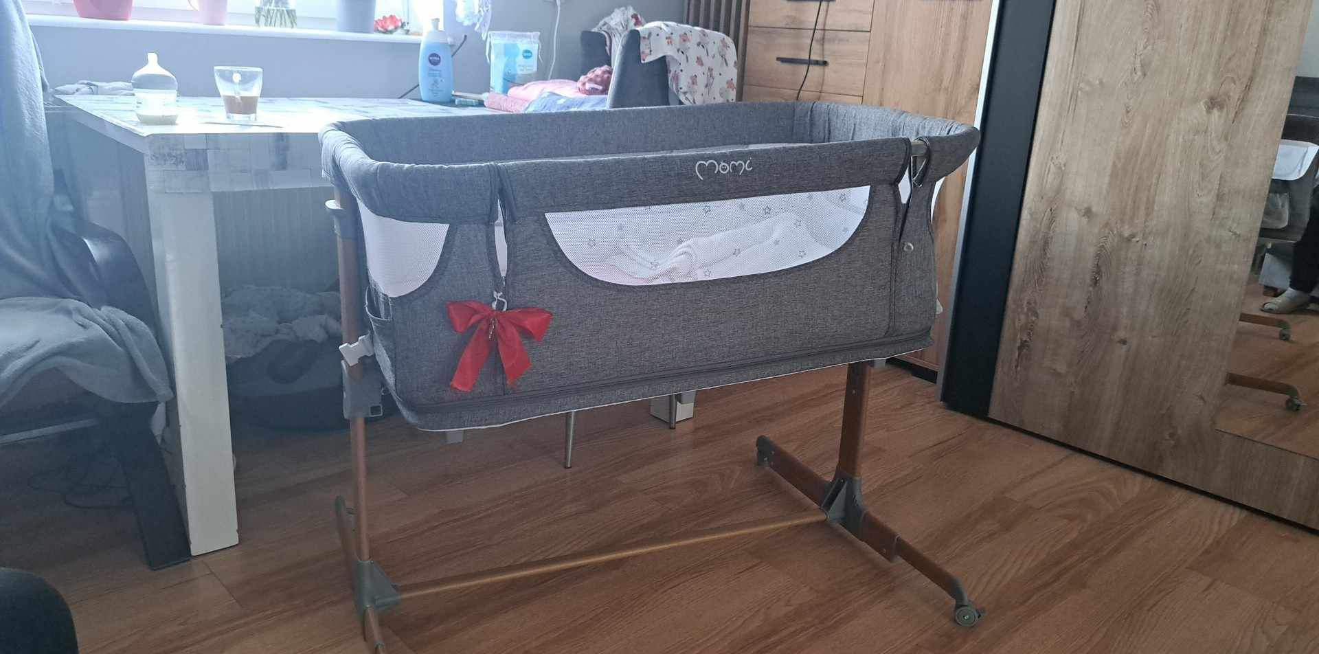 Łóżeczko Dostawne 4W1 Momi Smart Bed