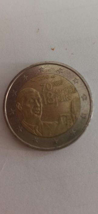 Moedas 2€ e moeda 1€