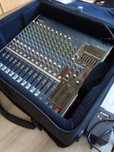 mesa Yamaha MG16/6fx com mala Gator