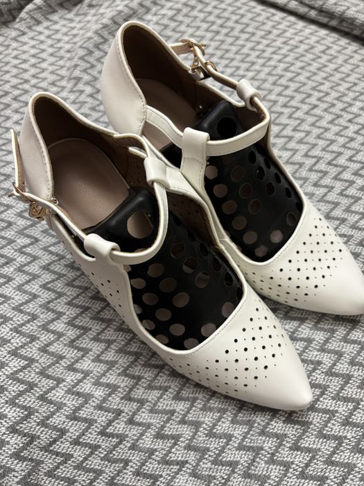 Продам нові туфлі розмір 39.5-40