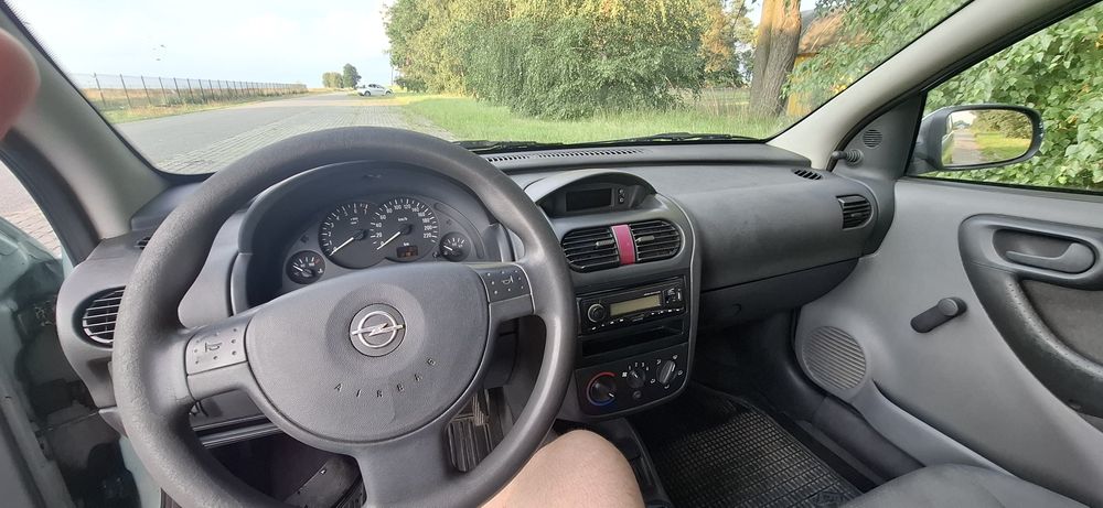 Opel corsa C 1.0