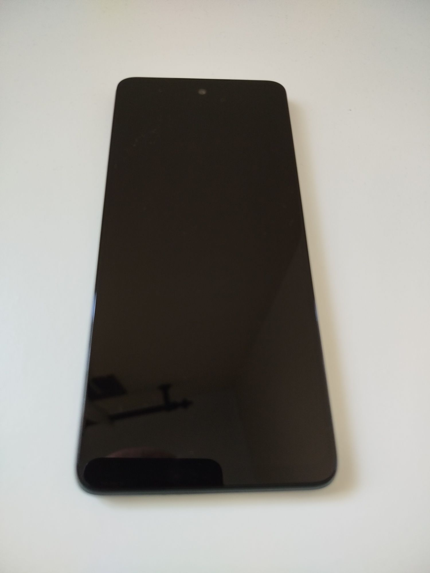 2 Telemóveis - Xiaomi A3 e Motorola e14