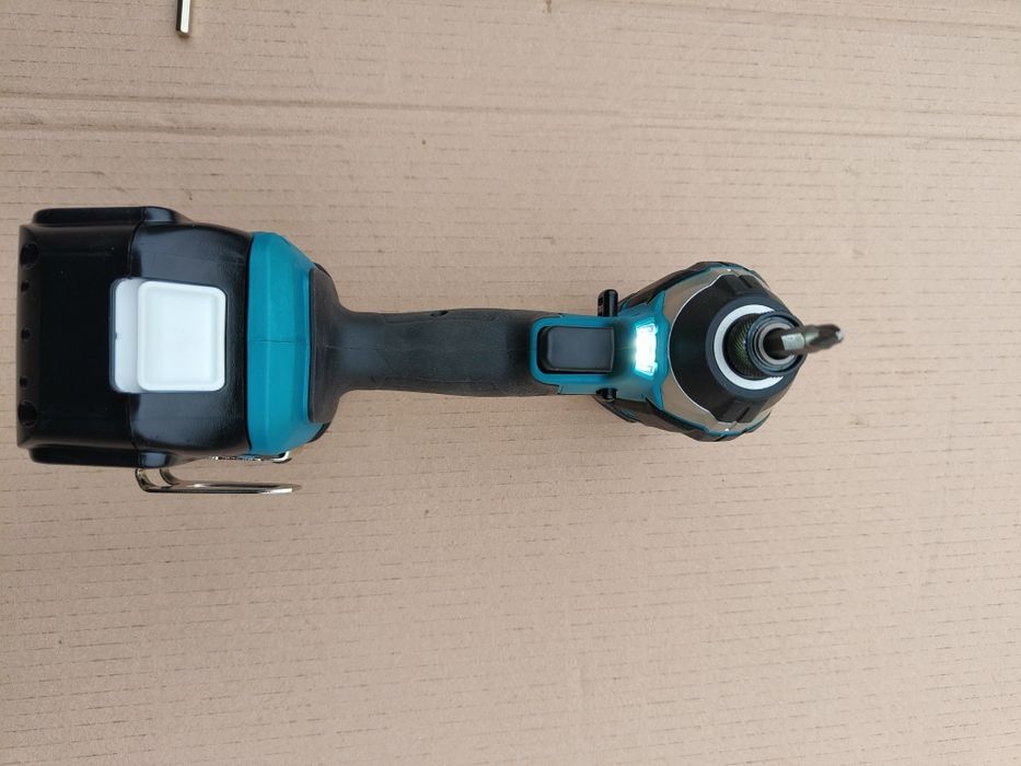 Zakrętarka Makita DTD152 wkrętarka udarowa 18V bateria ładowarka