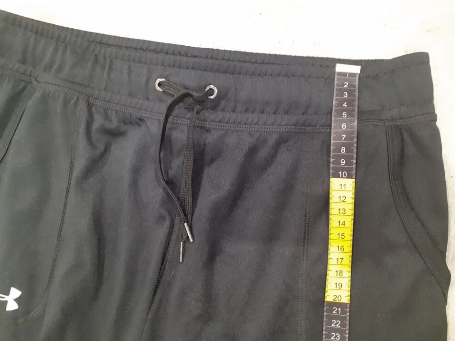 Spodnie Under Armour.