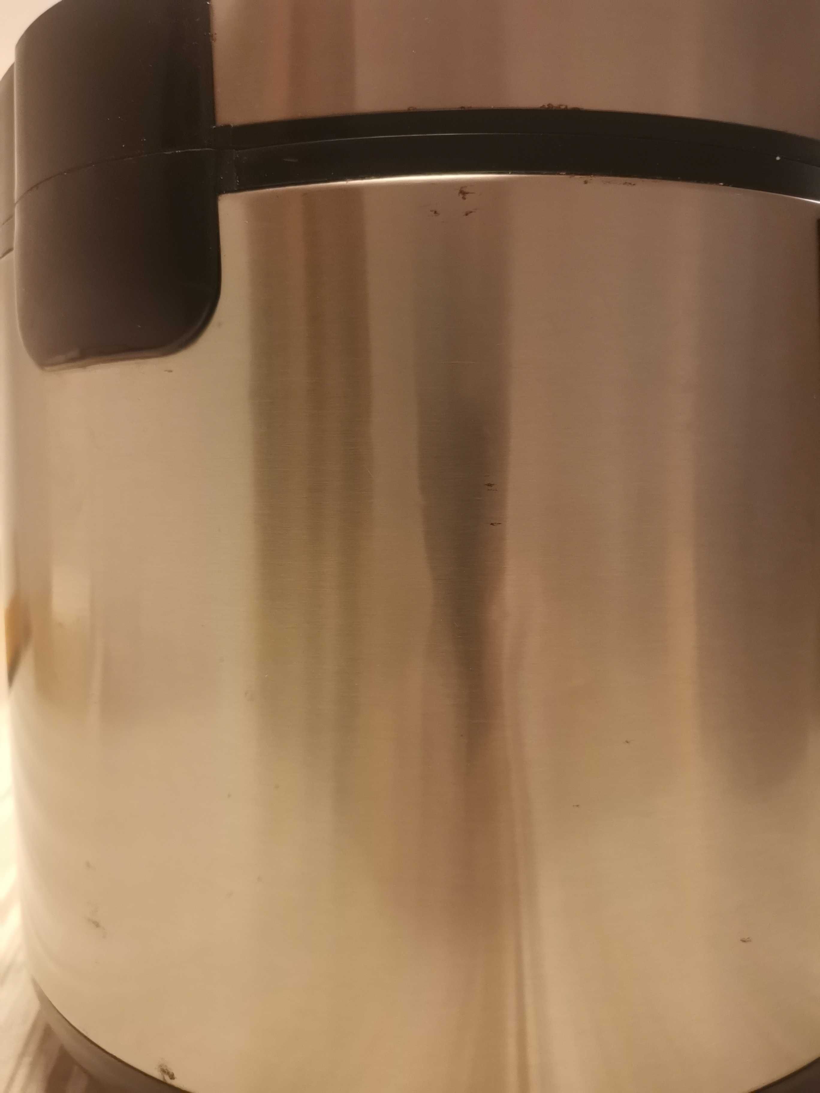 Panela Elétrica procura ndono