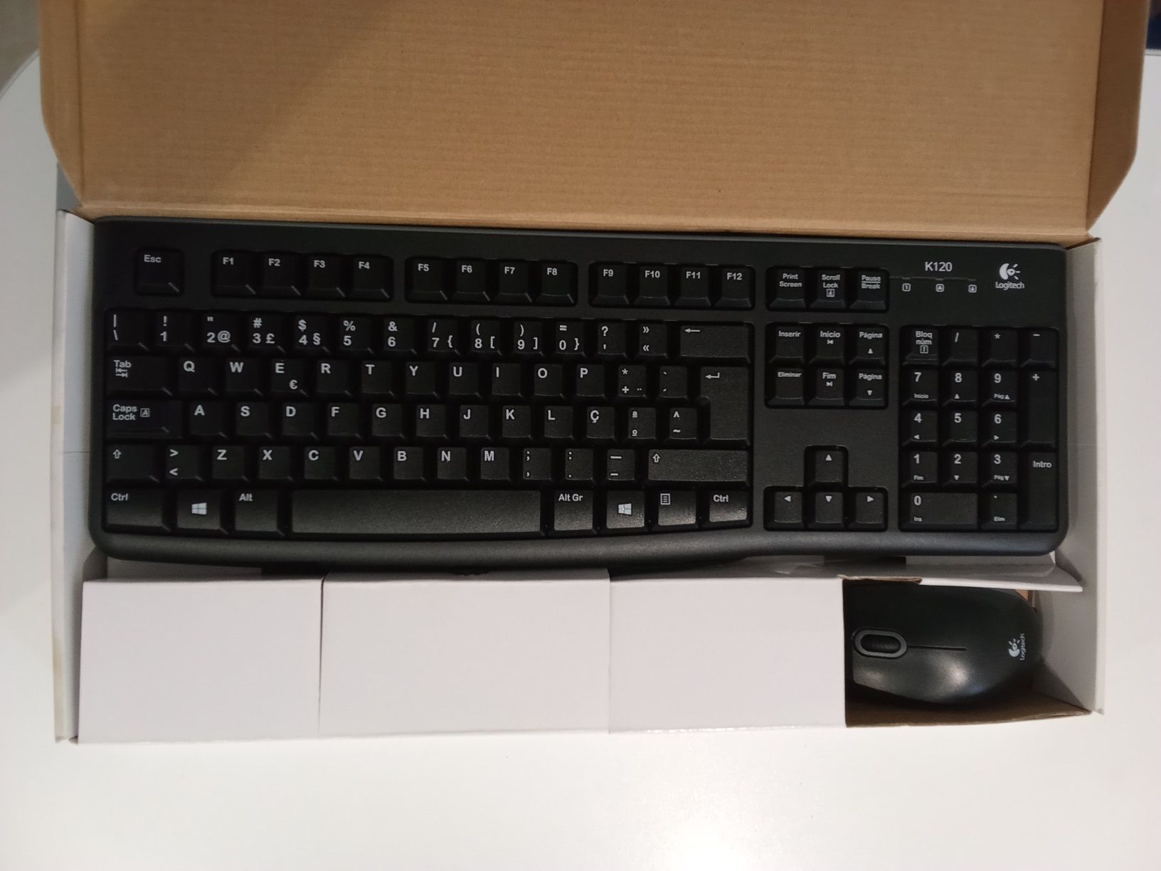 Teclado Logitech novo