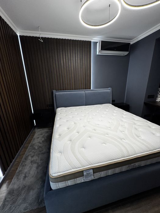 НОВЕ! Продам двоспальне велюрове ліжко + матрац Maxx Comfort + перина