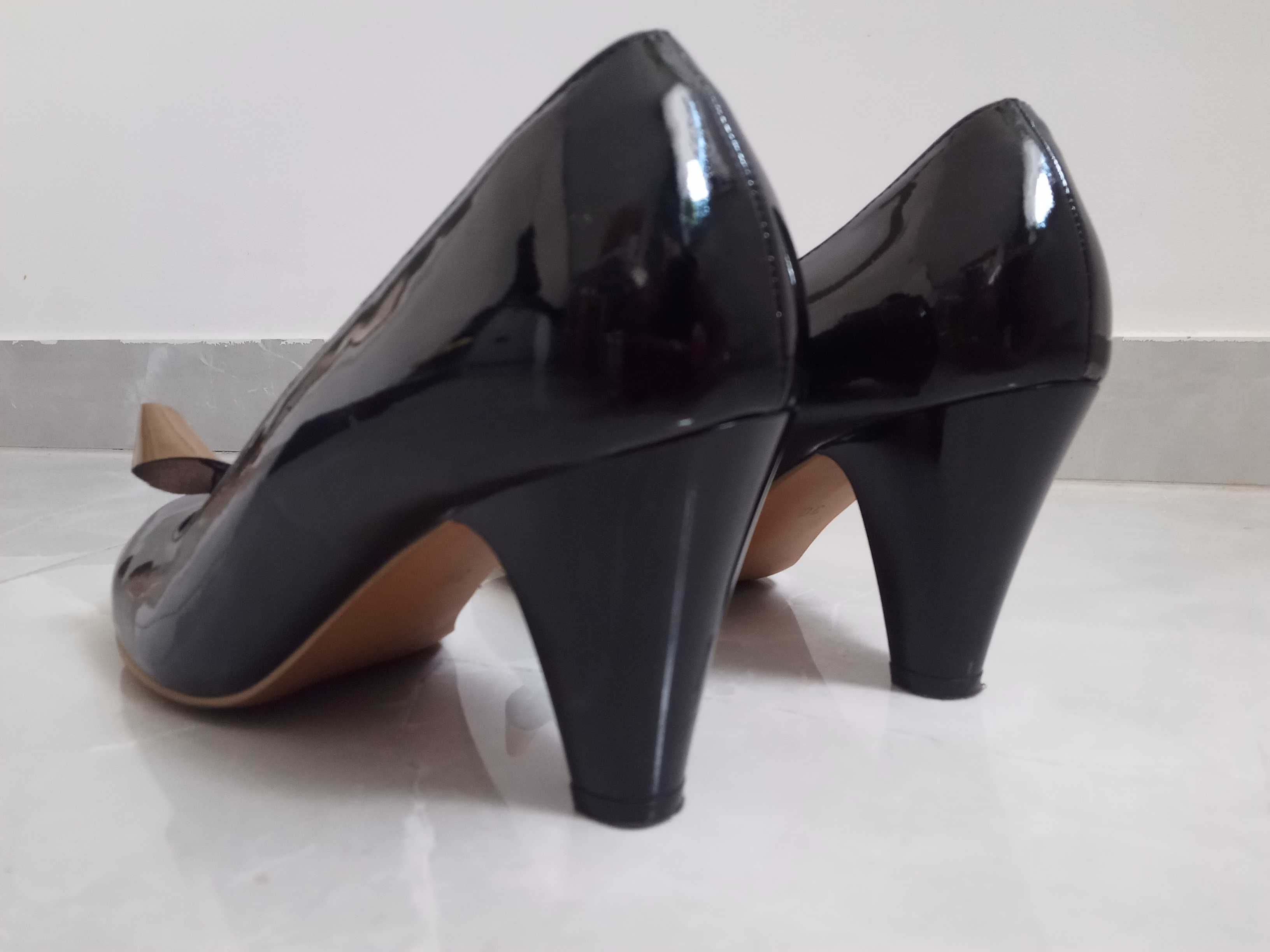 Buty na obcasie lakier czarne r. 38 Ryłko