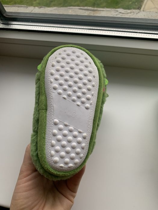 Нові тапки дитячі