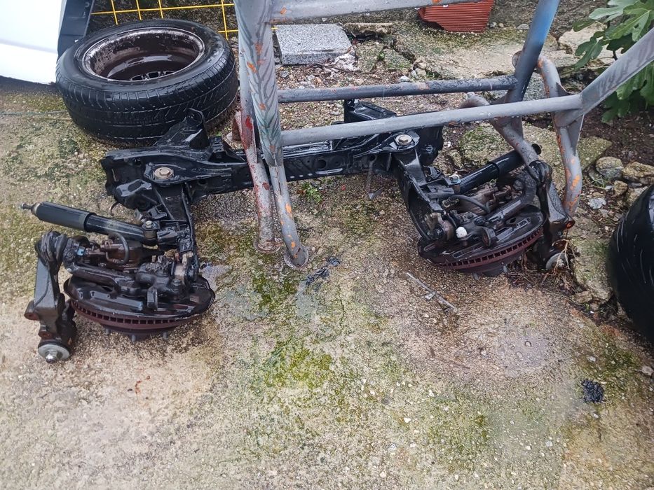 Toyota Hiace de 2000 material mecânico e porta de condutor